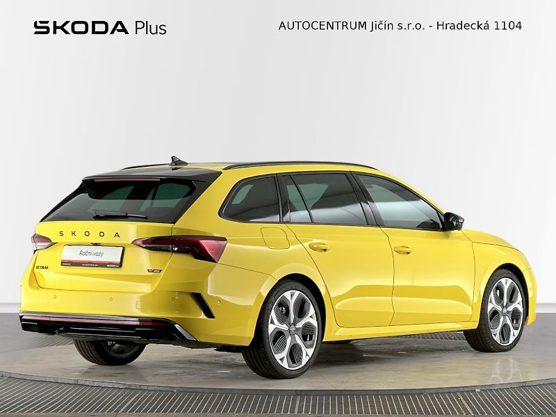 Škoda Octavia (2025) Combi DSG 2.0TSI 195kW RS - fotka 2 z 38