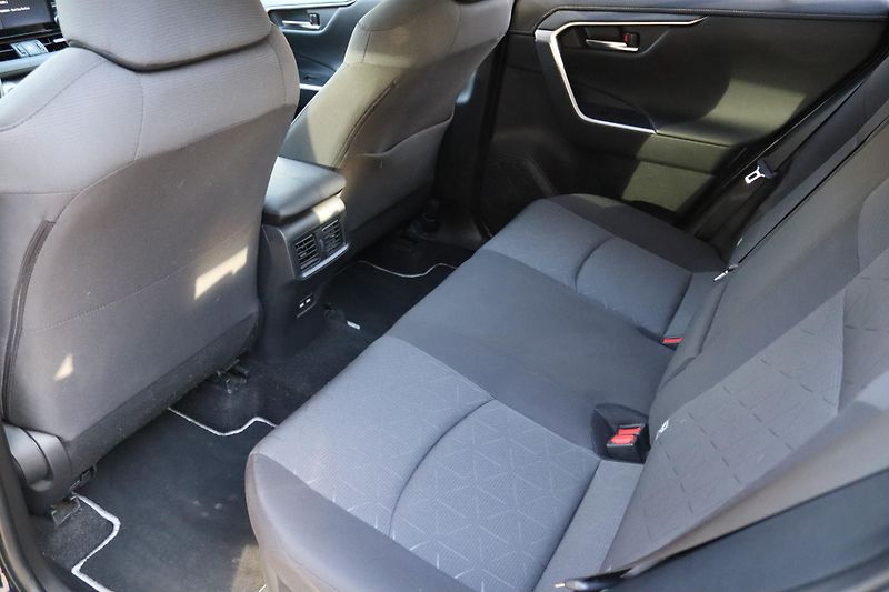 Toyota RAV4 2.5 HYBRID CVT 131kW - fotka 37 z 50