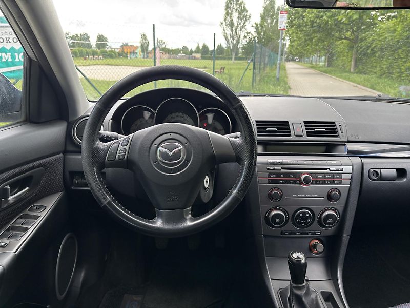 Mazda 3 1.6 Active - fotka 22 z 28