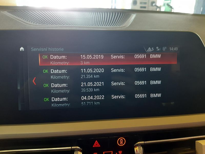 BMW Řada 3 318d BERLINE NAVI LED KAMERA - fotka 17 z 23