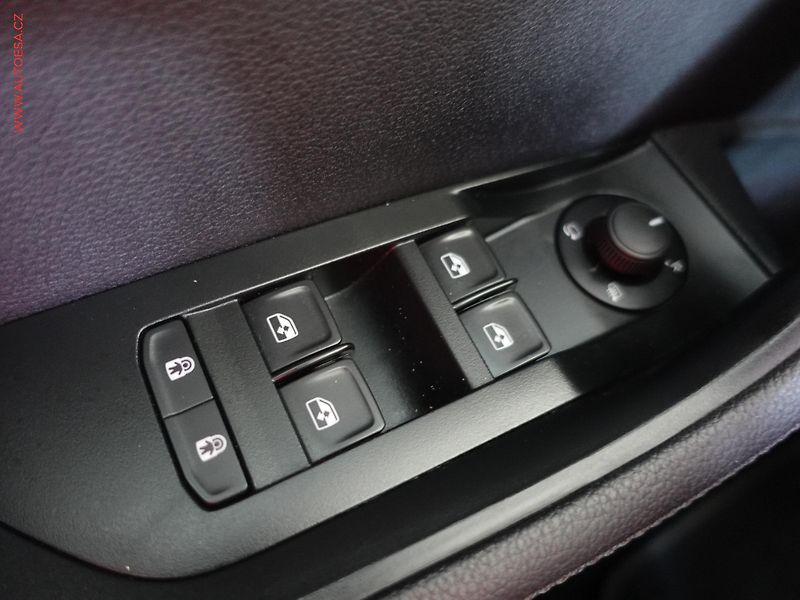Škoda Superb (2021) 1.5 TSi, 2.maj,ČR, Style - fotka 15 z 28