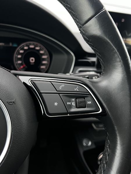 Audi A4 35TFSI Aut. Sport DPH TZ  - fotka 11 z 25