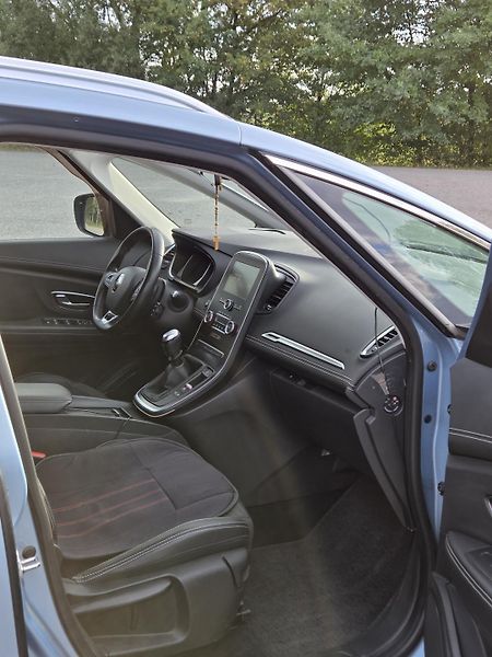 Renault Grand Scénic (2019) - fotka 4 z 13