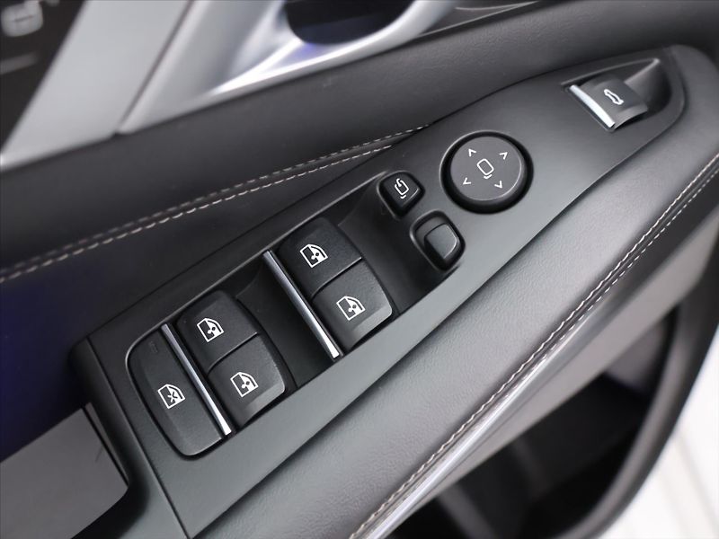 BMW X5 3,0 M50d 294kW CZ DPH FULL SER - fotka 15 z 38