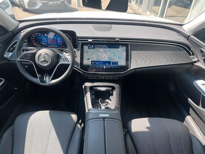 Mercedes-Benz Třídy E 220d Avantgarde Taž Distronic - fotka 11 z 18