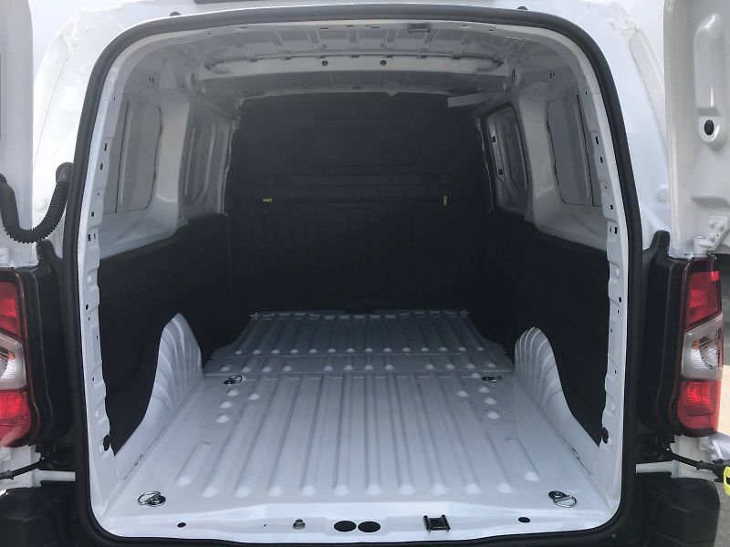 Peugeot Partner (2026) Furgon L2 1000 1,5 BlueHDi S&S - fotka 4 z 8