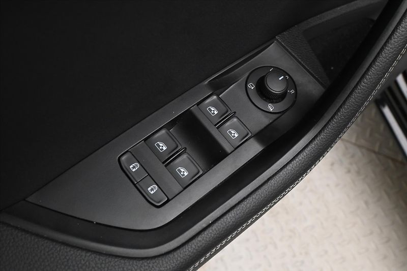 Škoda Superb 2,0 TDI 110kW DSG Style Záruka - fotka 20 z 24