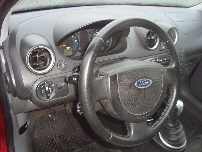 Ford Fiesta (2002) 1,4TDCI - fotka 13 z 17