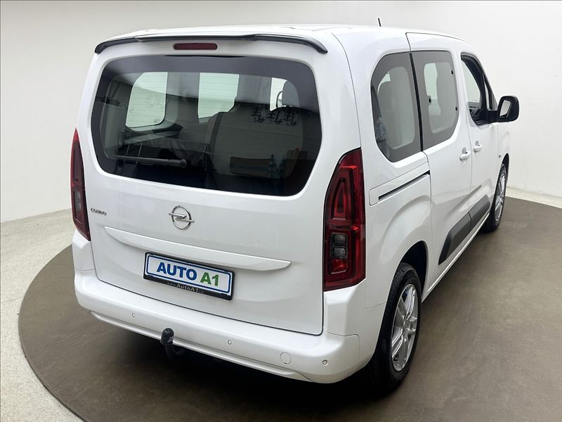 Opel Combo 1,2 81kW VÝHŘEV TAŽNÉ 1MAJ ČR - fotka 4 z 38