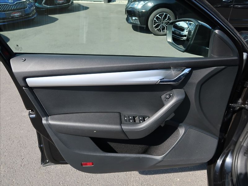 Škoda Octavia 1,6 TDi,85kW,1majČR,tempomat - fotka 19 z 24