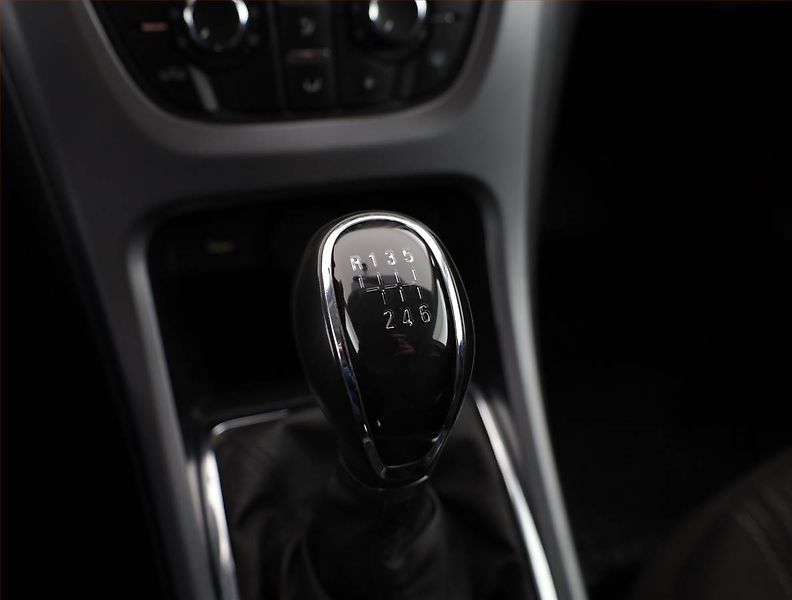 Opel Astra (2015) 1.6 CDTI, Serv.kniha, Tempomat - fotka 12 z 14