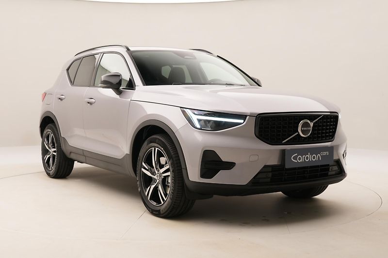 Volvo XC40 (2026) B4 AUT DARK PLUS - fotka 14 z 54