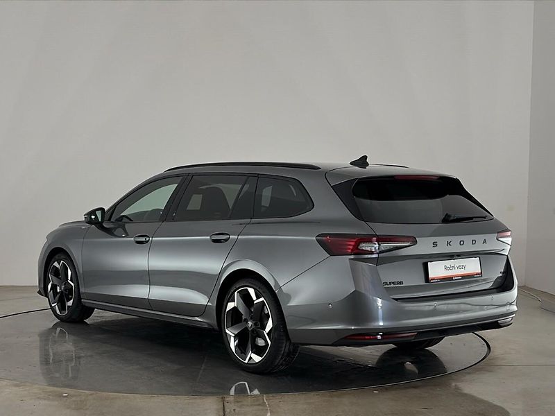 Škoda Superb Sportline,nez.top. - fotka 15 z 31