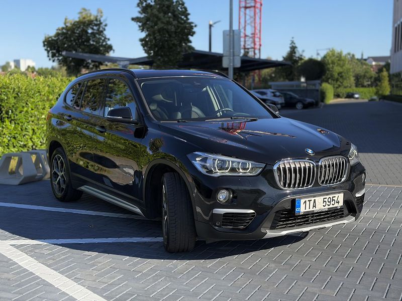 BMW X1 (2016) 110 kW xLine xDrive - fotka 5 z 24