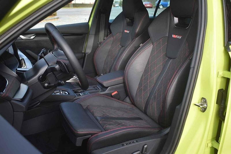 Auto si skvěle rozumí s táhlými zatáčkami