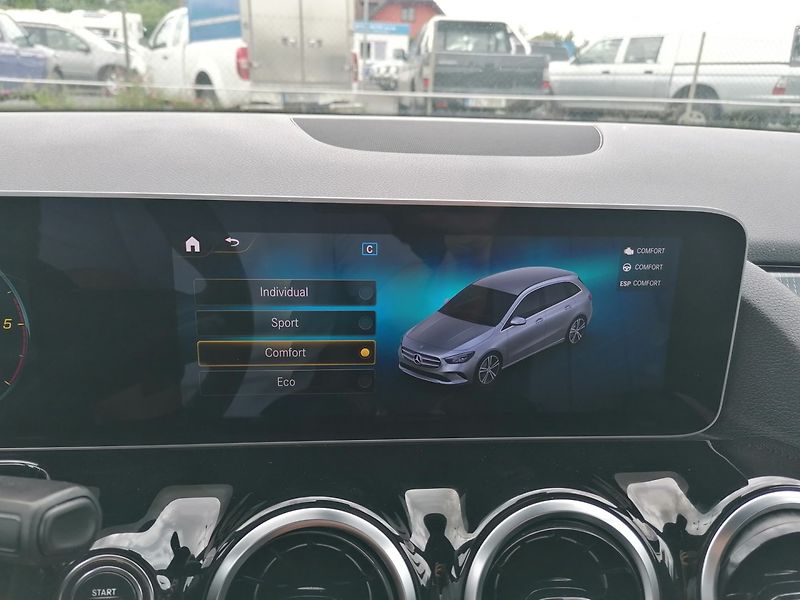 Mercedes-Benz Třídy B (2019) 180d Automat Kůže - fotka 18 z 30