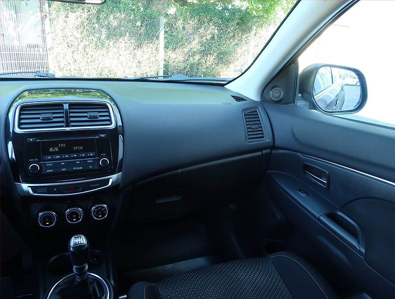 Mitsubishi ASX (2015) 1.8 DI-D MIVEC, 4X4 - fotka 8 z 18