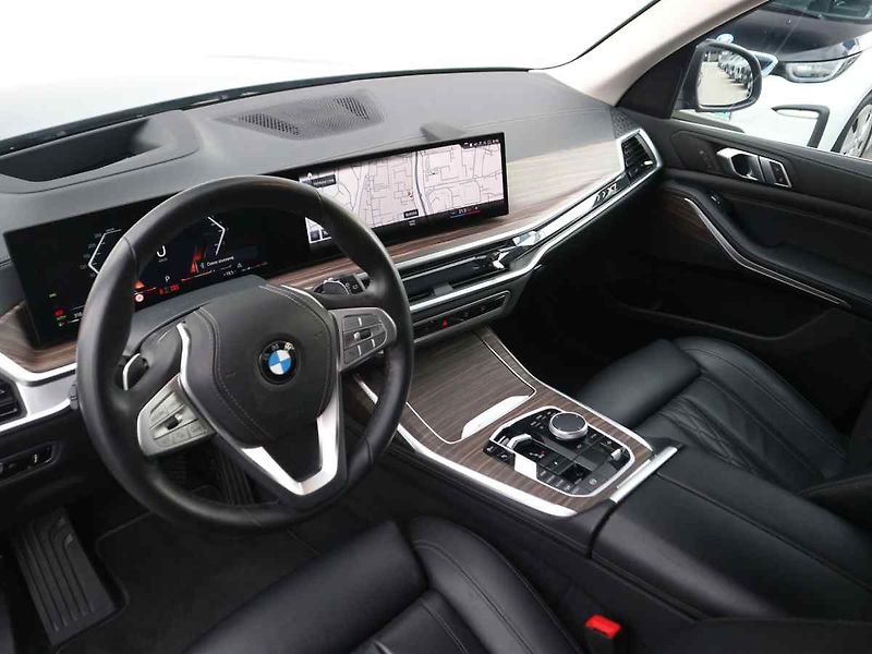 BMW X7 - fotka 7 z 10