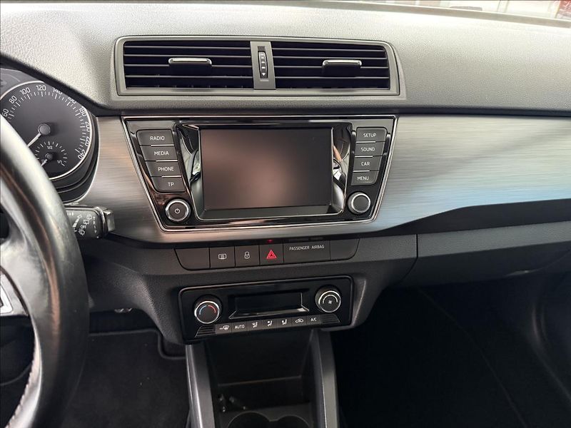 Škoda Fabia 1,2   81KW, STYLE, SERVISKA - fotka 11 z 20