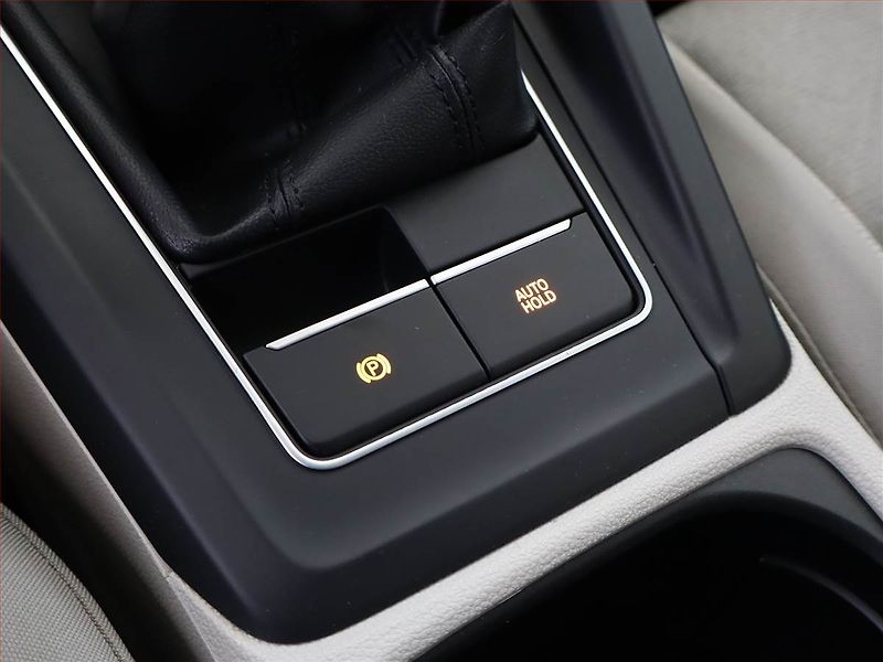 Volkswagen Golf (2021) 1.5 TSI - fotka 16 z 18