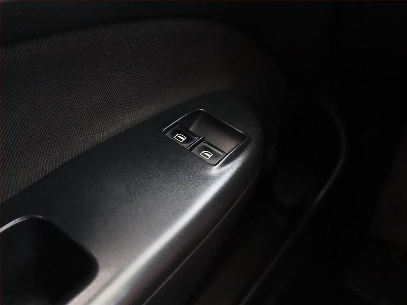 Škoda Octavia (2013) 1.6 TDI, Tempomat - fotka 13 z 14