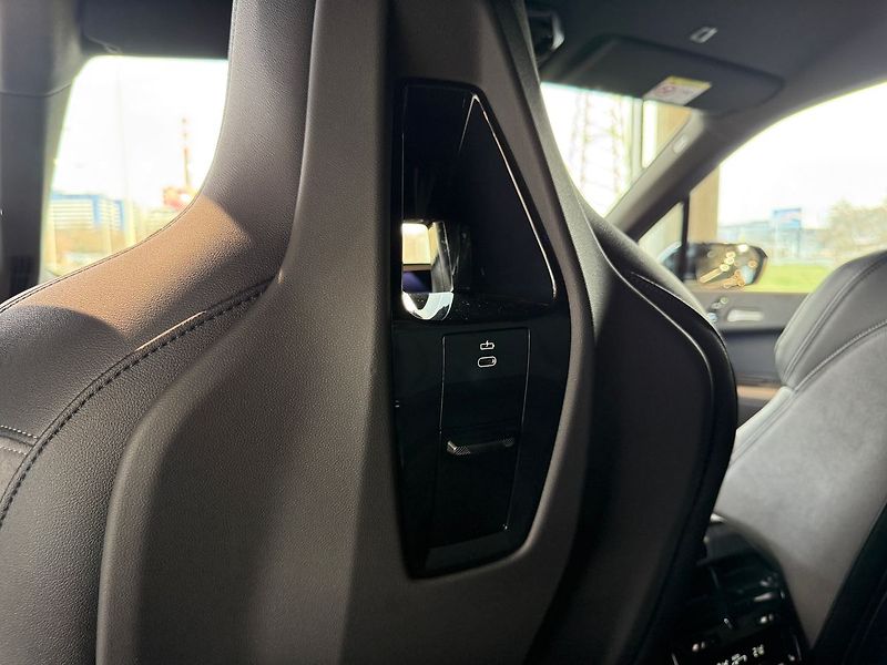 BMW Ostatní xDrive60, Masáž, Ventilace - fotka 39 z 41