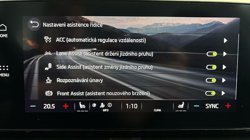 Škoda Octavia 2.0 TDI Style Combi - fotka 26 z 28