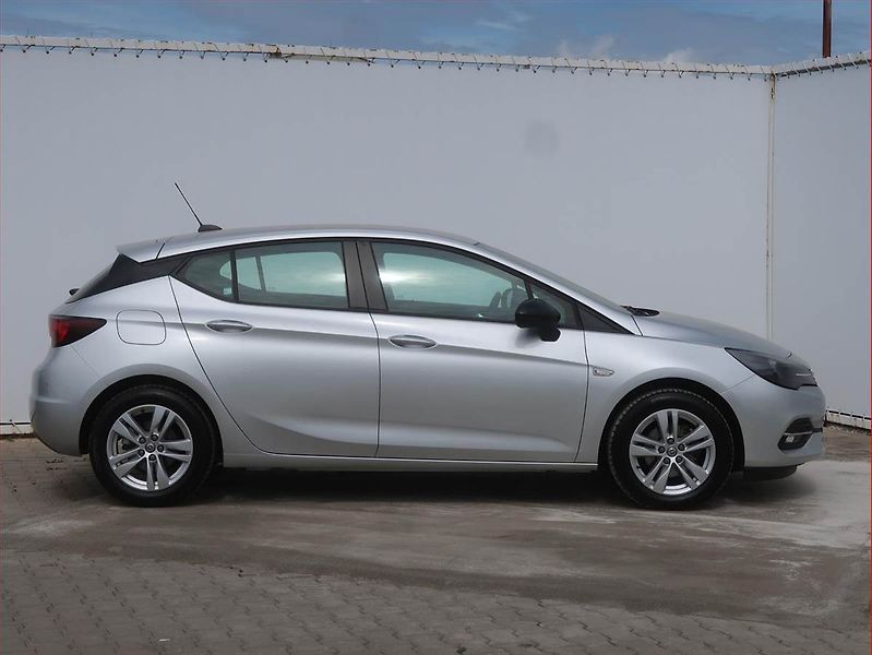 Opel Astra (2021) 1.2 Turbo, Navi, Tempomat - fotka 6 z 14