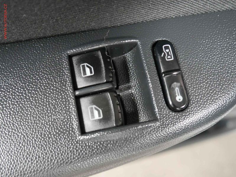 Škoda Fabia (2006) 1.4i, AC, el. výbava - fotka 14 z 14