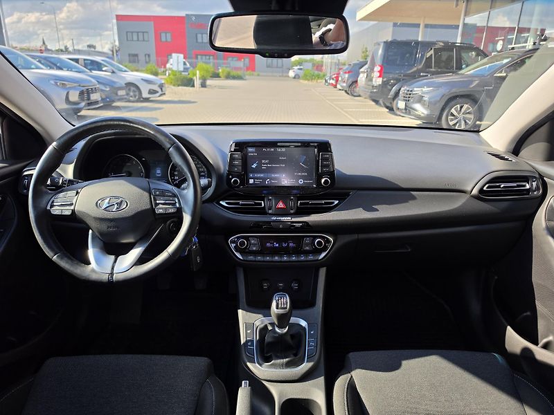 Hyundai i30 (2021) 1,5i 81kW SMART WG - fotka 13 z 17