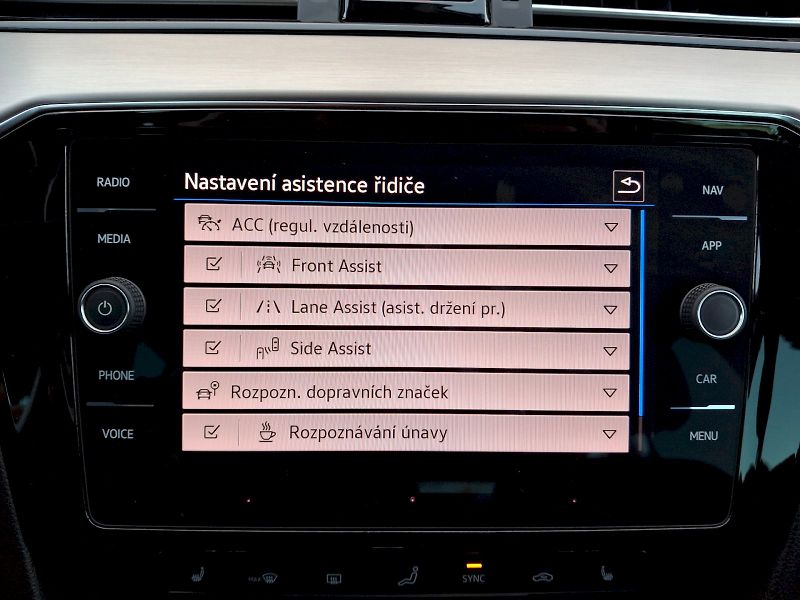 Volkswagen Passat (2023) Variant Elegance DSG 2,0TDi 11 - fotka 24 z 35