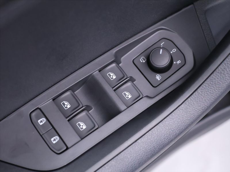 Škoda Karoq 2,0 TDI 4x4 DSG Sportline DPH - fotka 18 z 41