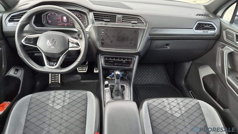 Volkswagen Tiguan R-LINE 4MOTION 2.0 TDI - fotka 10 z 19
