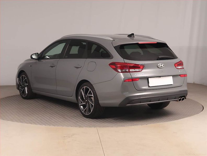 Hyundai i30 (2023) N-Line 1.5 T-GDI - fotka 4 z 19