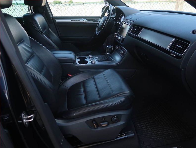 Volkswagen Touareg (2015) R-Line 3.0 TDI, 4X4, Automat - fotka 9 z 27