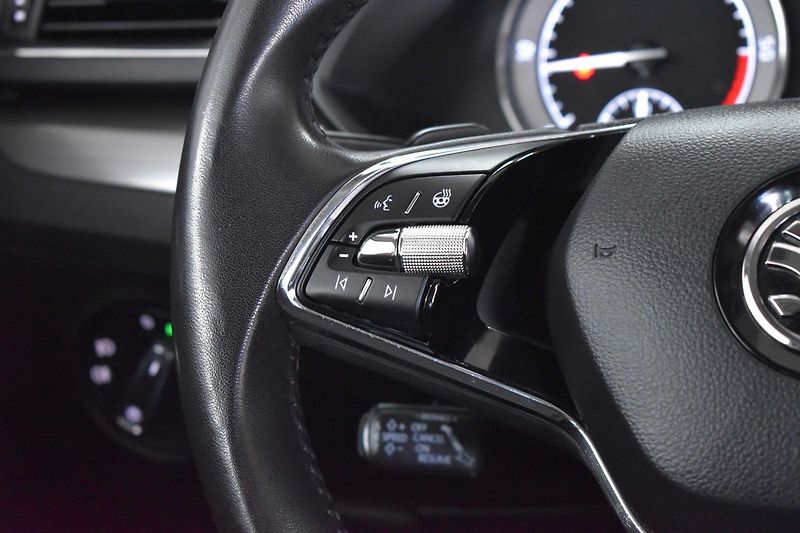 Škoda Superb 2.0 TDI 147kW STYLE*DPH*ČR 1.M - fotka 20 z 44