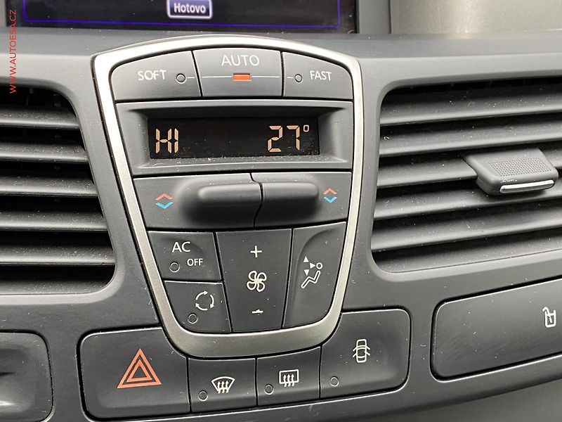 Renault Laguna (2014) 1.5 dCi, AC, navi, tempo - fotka 13 z 16
