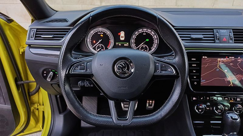 Škoda Superb 140kW TDI 4x4 SPORTLINE - fotka 23 z 47