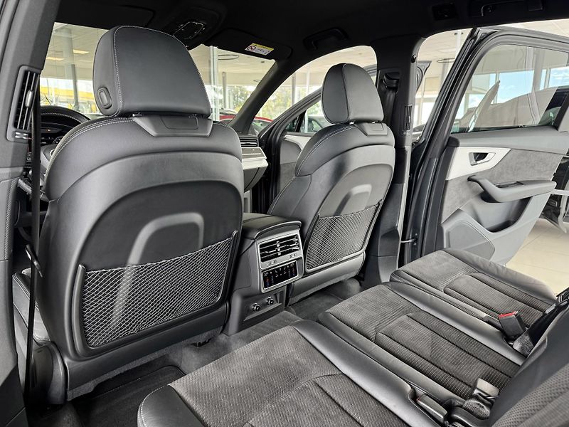 Audi Q7 50TDI Q*S-LINE*Matrix*Vzduch - fotka 17 z 44