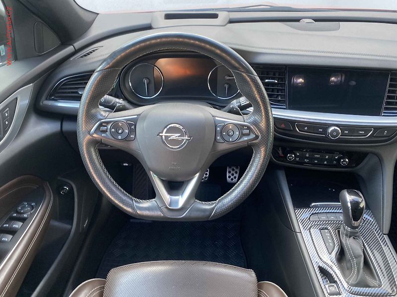 Opel Insignia (2021) 2.0 CDTI, AT, panor. kamera - fotka 11 z 21