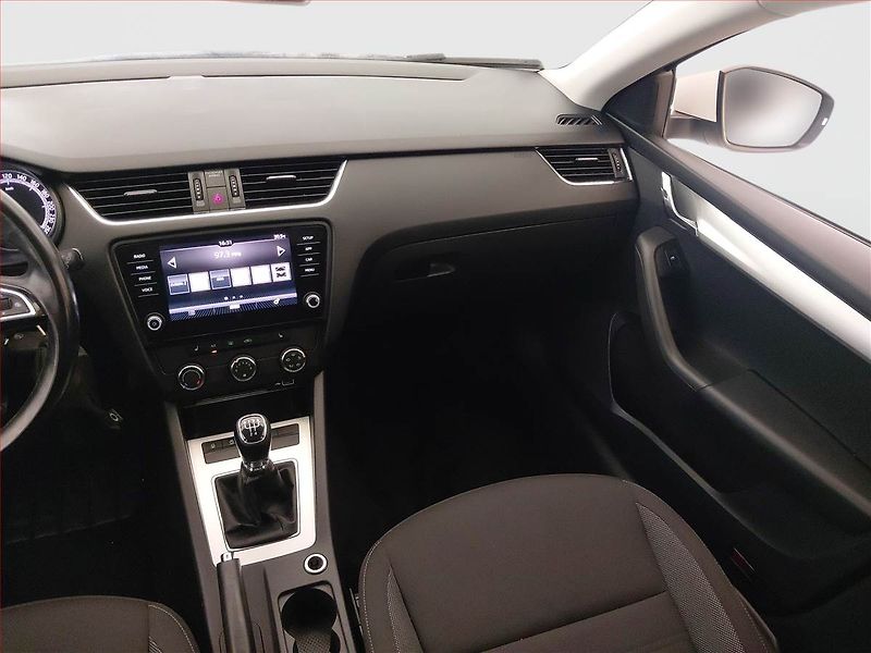 Škoda Octavia (2018) Ambition 1.6 TDI, Tempomat - fotka 8 z 17