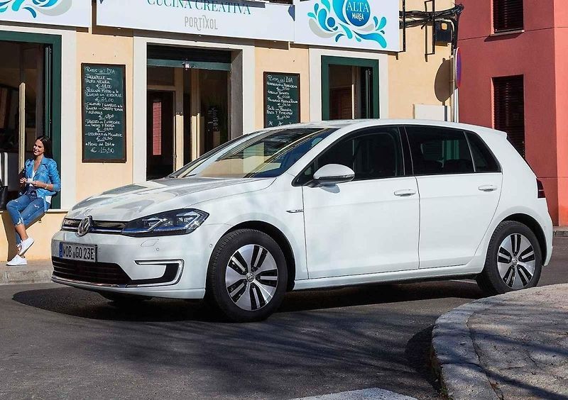 Teprve zlevnění elektromobilů by mohlo o tento typ vozidel zvýšit zájem