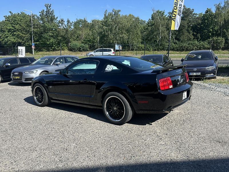 Ford Mustang (2007) Ford Mustang GT 2007 - fotka 5 z 17