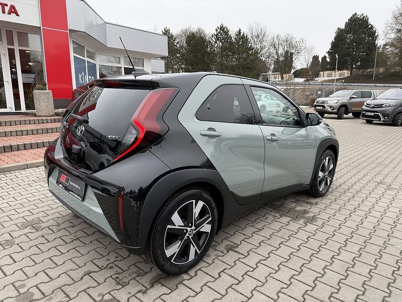 Toyota Aygo 1.5 Hybrid MC26 Style Smart - fotka 6 z 23