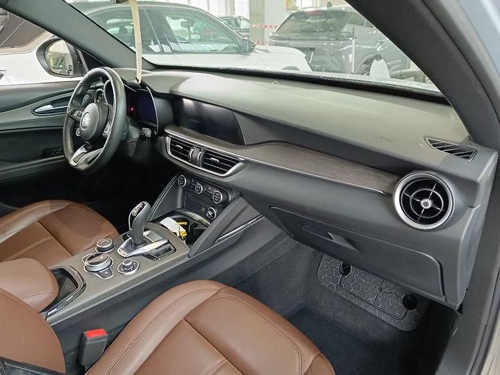 Alfa Romeo Stelvio 2.2 Diesel 16V 154kW - fotka 10 z 14