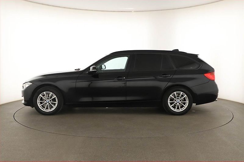 BMW Řada 3 (2014) 320 d xDrive, 4X4, Automat - fotka 3 z 17
