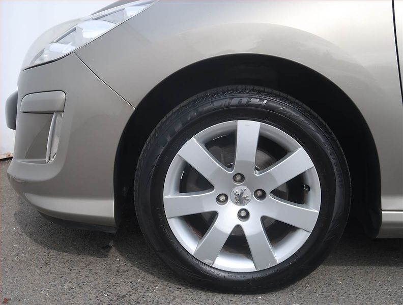 Peugeot 308 (2009) 1.6 VTi, Serv.kniha, nová STK - fotka 14 z 20