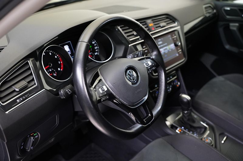 Volkswagen Tiguan - fotka 14 z 26