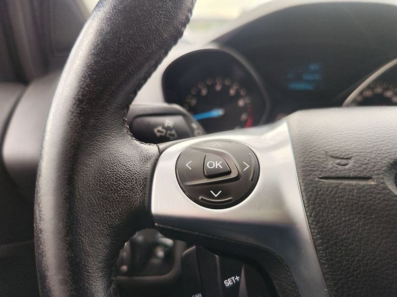 Ford Kuga 1.5 EB/110kW Sync Edition - fotka 21 z 28