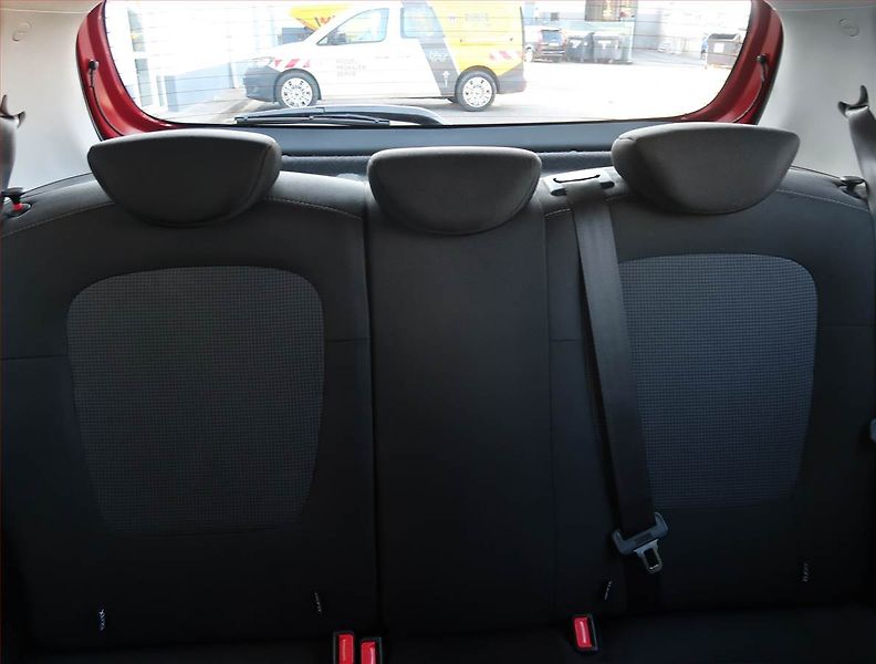 Hyundai i20 (2014) 1.2, Serv.kniha - fotka 10 z 15